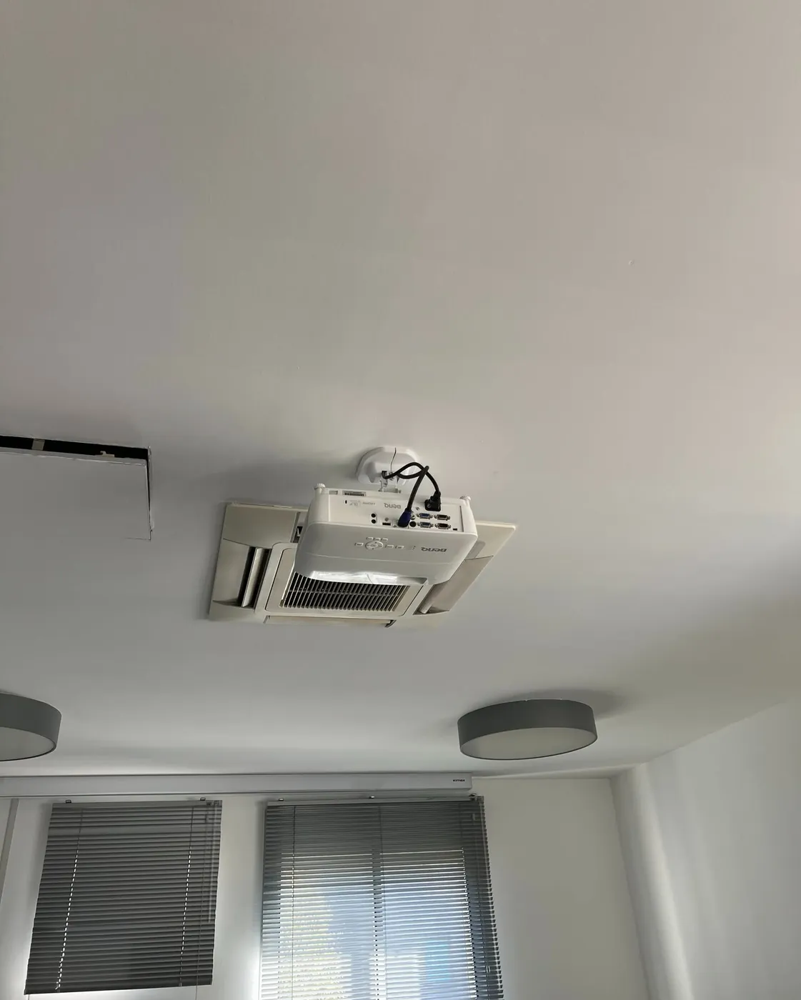 Câblage HDMI encastré vidéoprojecteur Marseille