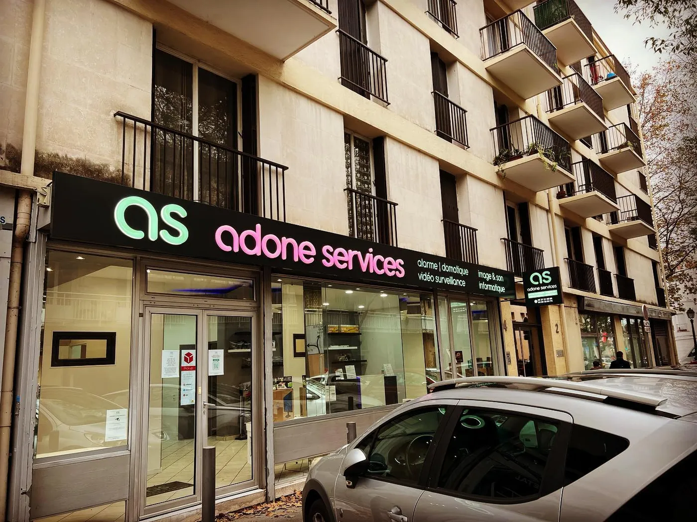 Technicien Adone Services en réparation HiFi