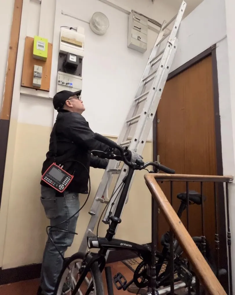 Technicien Adone Services en intervention antenne