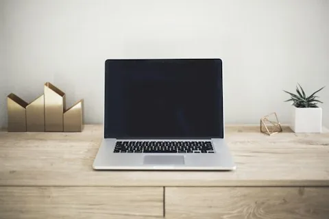 Réparation MacBook Marseille — écran remplacé